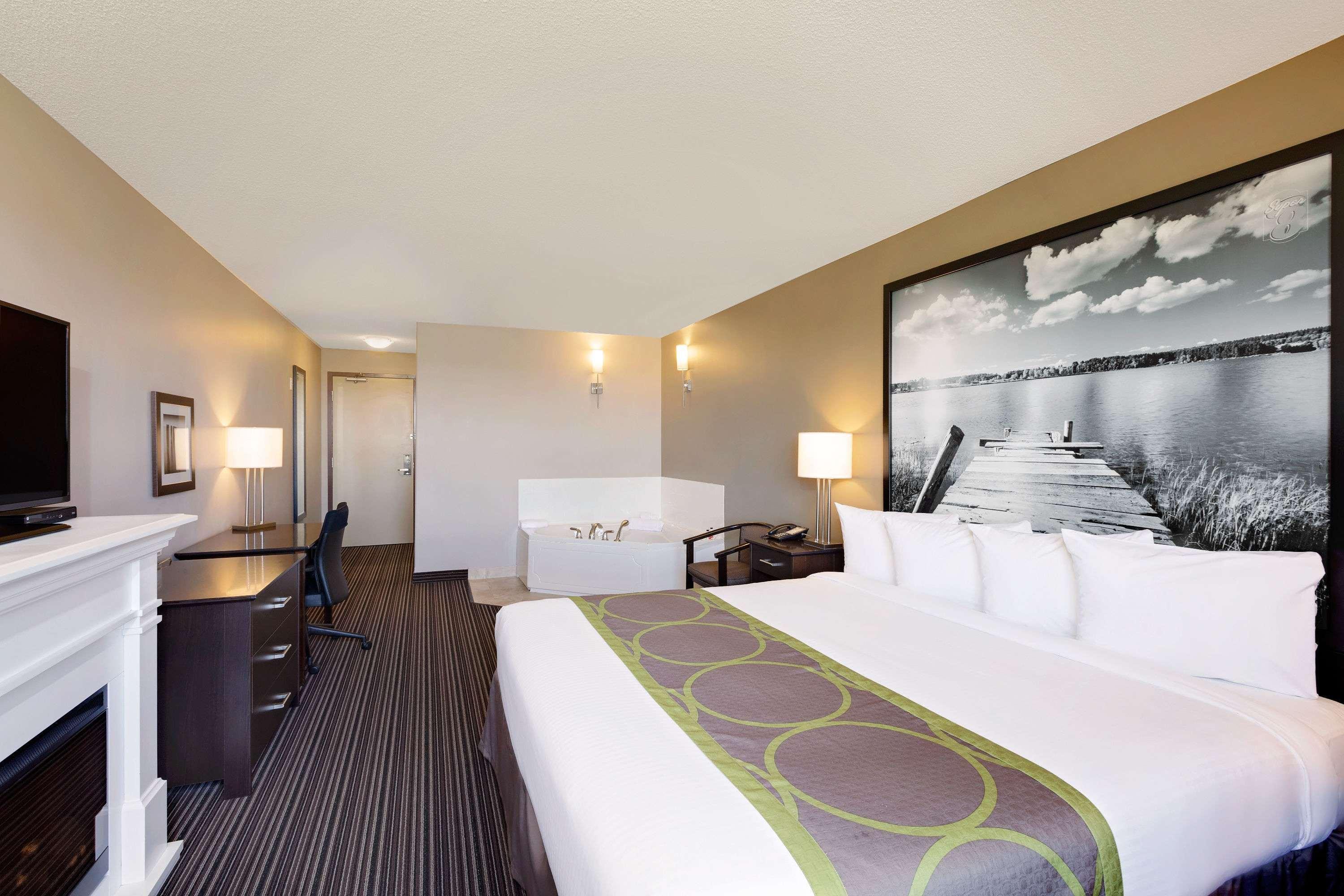 Super 8 By Wyndham Kapuskasing Hotel Exterior photo