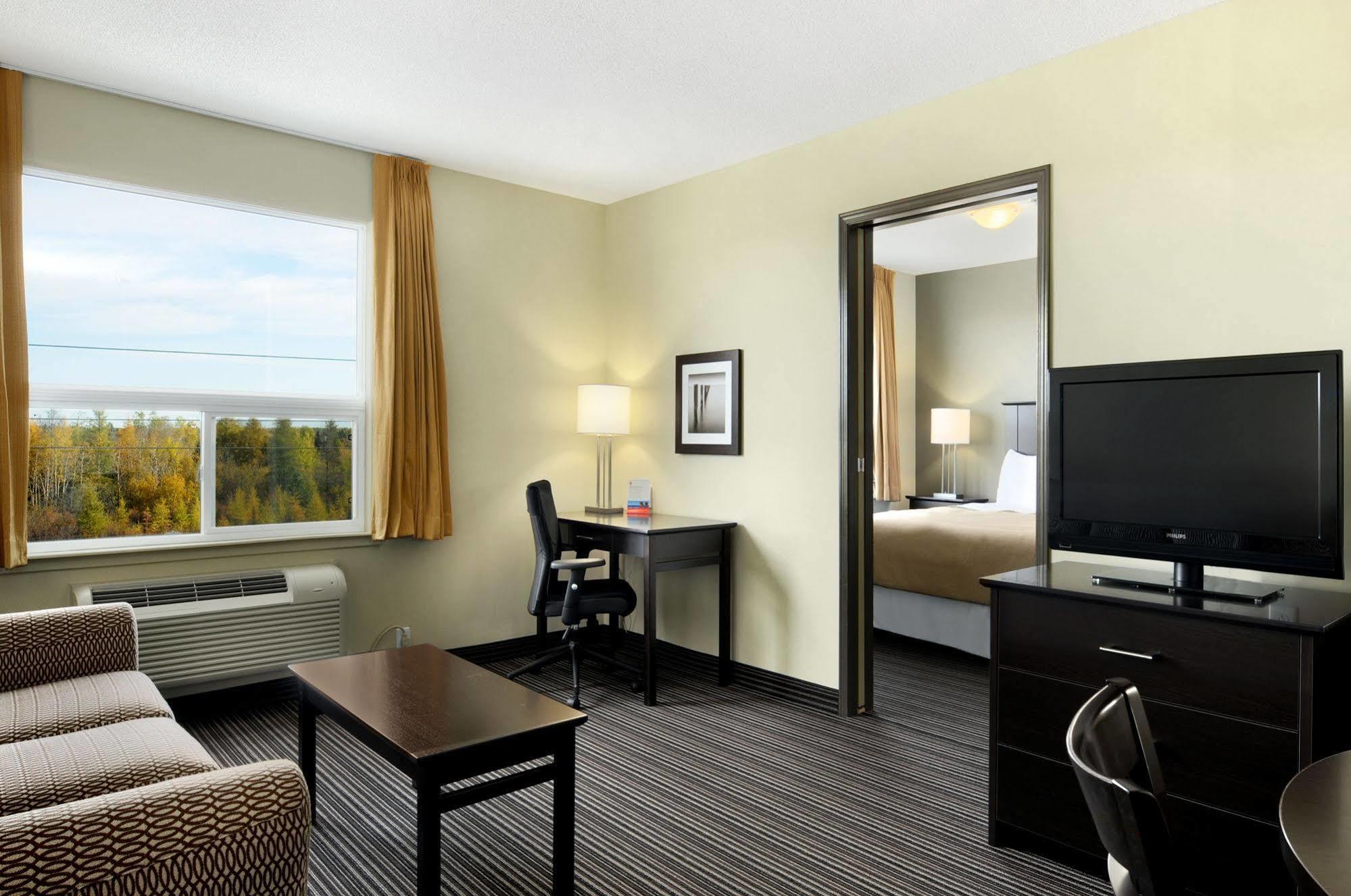 Super 8 By Wyndham Kapuskasing Hotel Exterior photo
