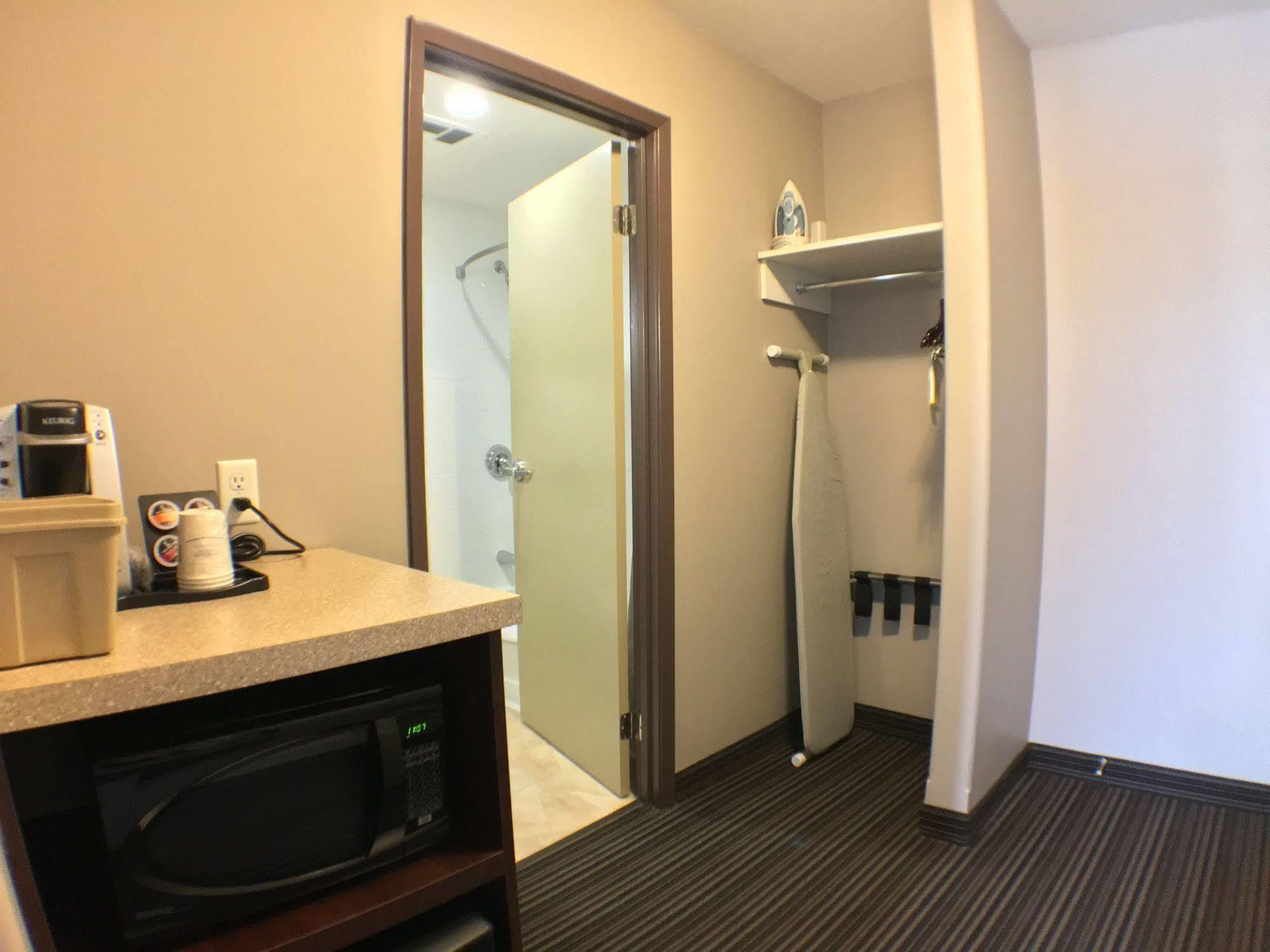 Super 8 By Wyndham Kapuskasing Hotel Exterior photo