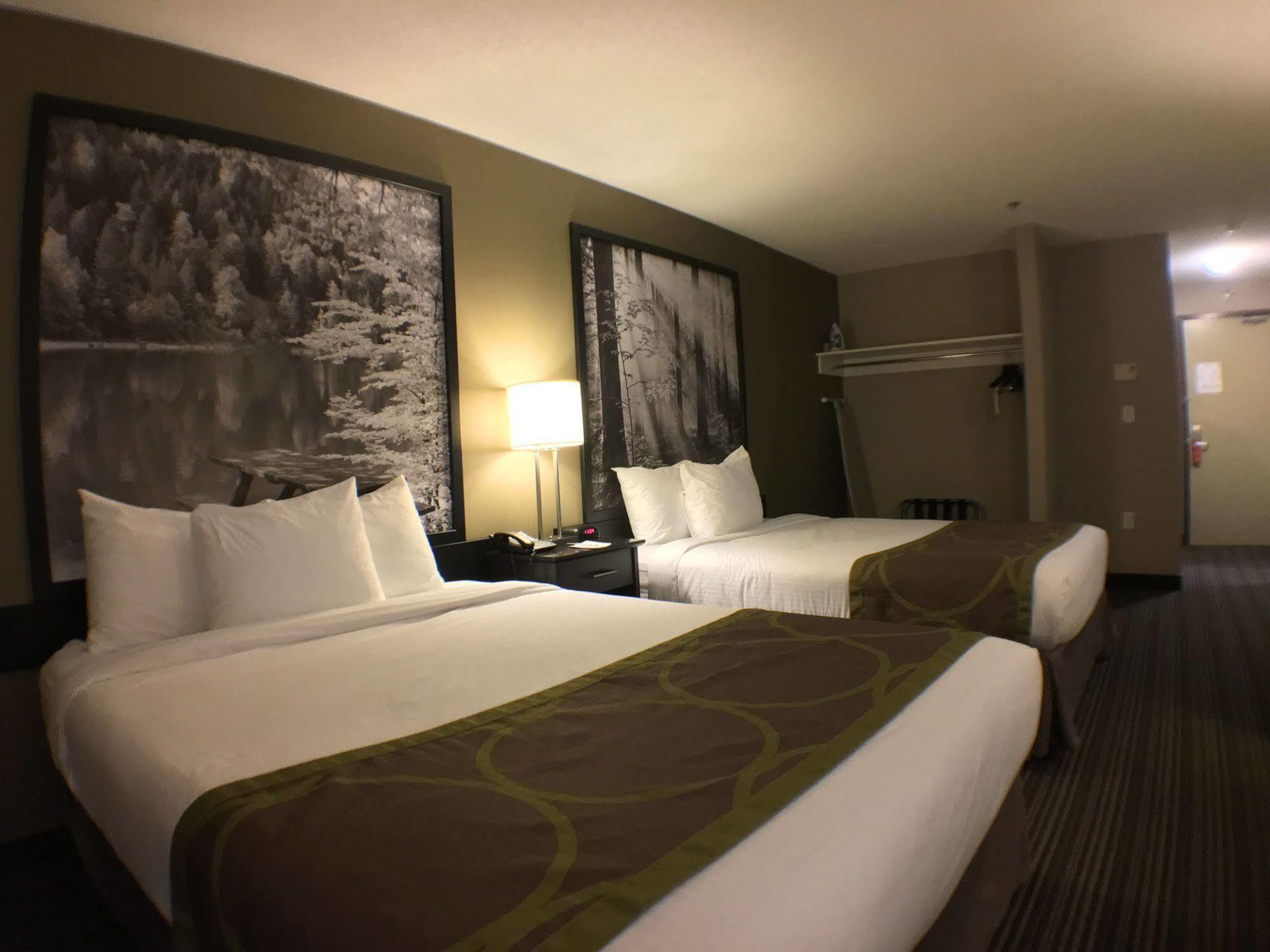 Super 8 By Wyndham Kapuskasing Hotel Exterior photo