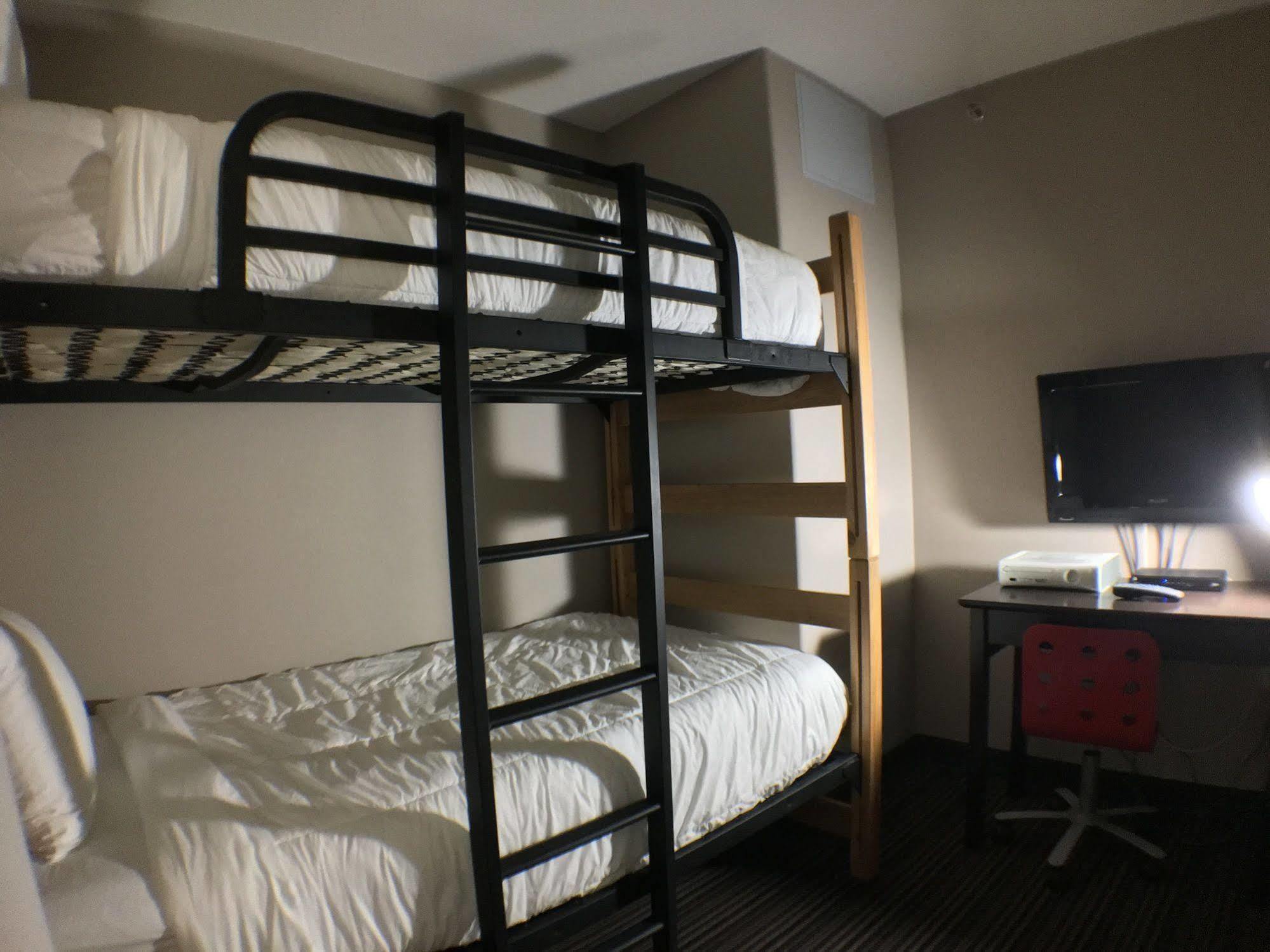 Super 8 By Wyndham Kapuskasing Hotel Exterior photo